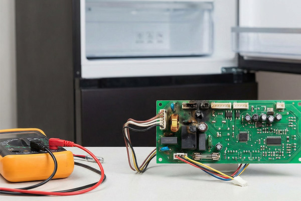 خرابی برد یخچال دلیل اصلی روشن نشدن یخچال است